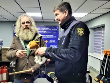 Волинські рятувальники отримали автомобіль від благодійників з Німеччини