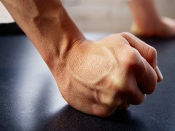 На Волині чоловік  до смерті побив свою 28-річну дружину