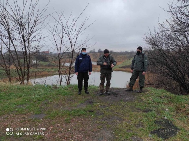 Небайдужий «здав» браконьєрів, які ловили рибу на Стиру у Луцьку. ФОТО
