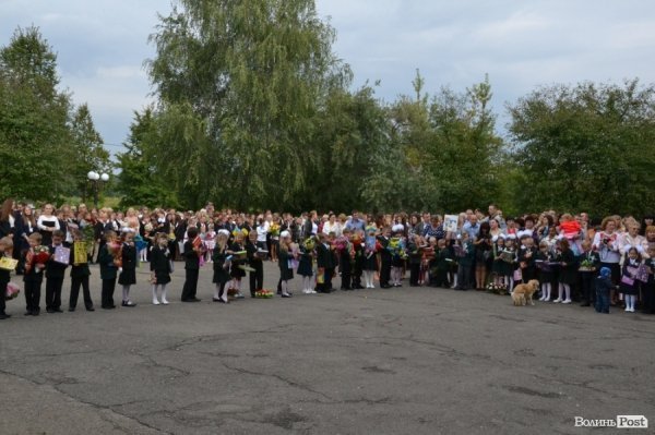 Депутати Ткачук і Яручик привітали луцьких школярів з Першим вересня. ФОТО*