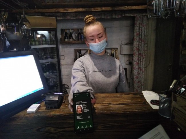 У Луцьку на дотримання протиепідемічних обмежень перевірили популярні заклади: де виявили порушення. ФОТО