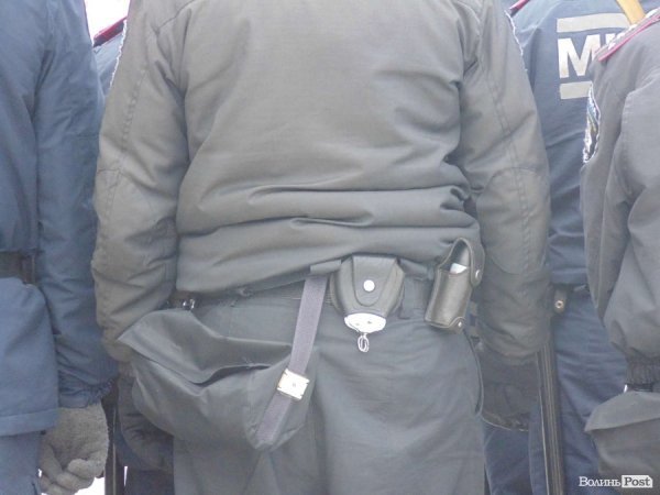 Мітинг під Волинською ОДА: свистки, протигази та заблоковані автомобілі. ФОТО. ВІДЕО