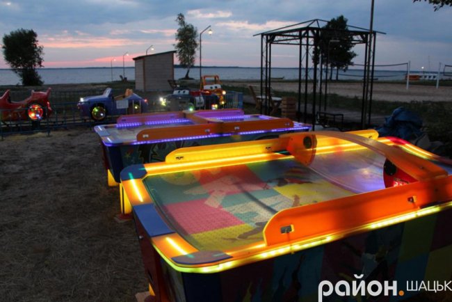 Літо на Світязі: для дітей відкрили парк атракціонів