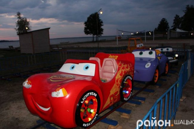 Літо на Світязі: для дітей відкрили парк атракціонів