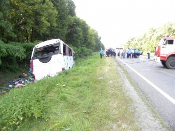 Автокатастрофа під Черніговом: загинули 14 паломників. ФОТО. ВІДЕО