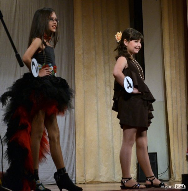 У Луцьку вибирали маленьких принца і принцесу. ФОТО