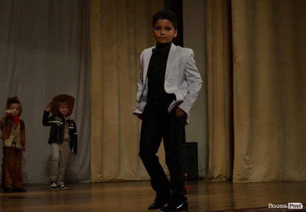 У Луцьку вибирали маленьких принца і принцесу. ФОТО