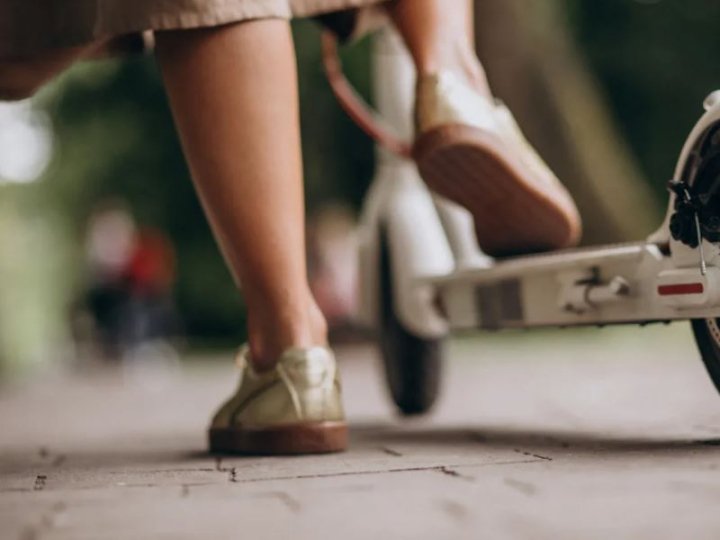 Судили лучанку, яка вночі п'яною їздила на самокаті