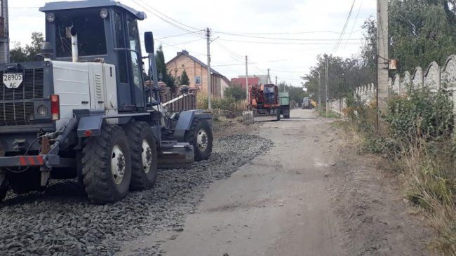 У селі під Луцьком капітально ремонтують дорогу. ФОТО