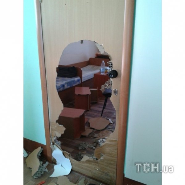 Опублікували фото розгромленої частини морпіхів у Феодосії