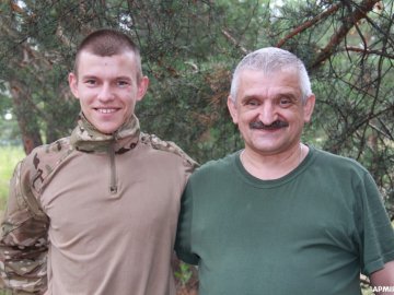 «Рашисти не знали, що таке воювати з хлопцями з Волині», — офіцер захищає Україну разом із сином