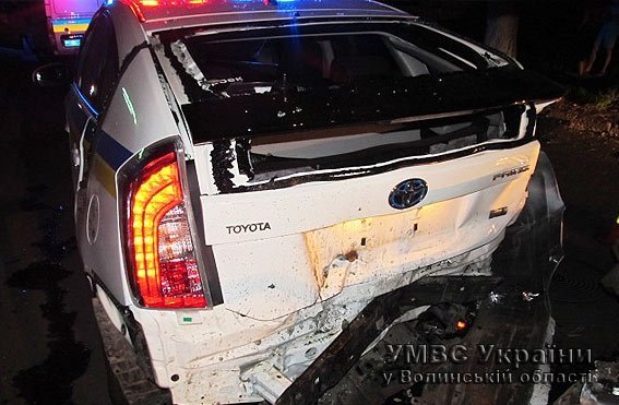 Авто з нетверезим водієм протаранило патруль ДАІшників. ФОТО