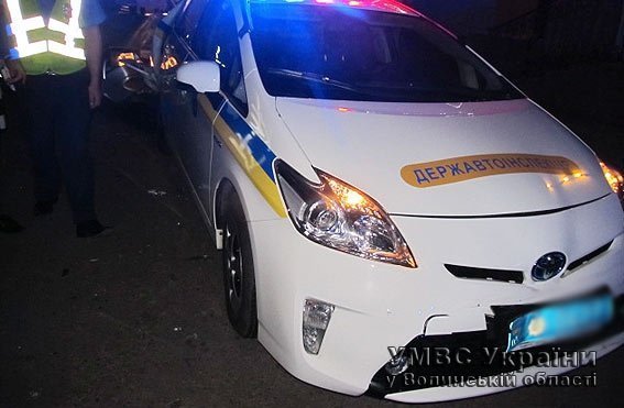 Авто з нетверезим водієм протаранило патруль ДАІшників. ФОТО