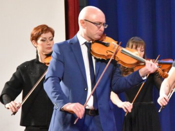 Лучани насолодилися різдвяним концертом оркестру «Con Moto». ФОТО