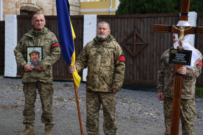 У Жидичині провели в останню дорогу  Героя Віктора Бондарука