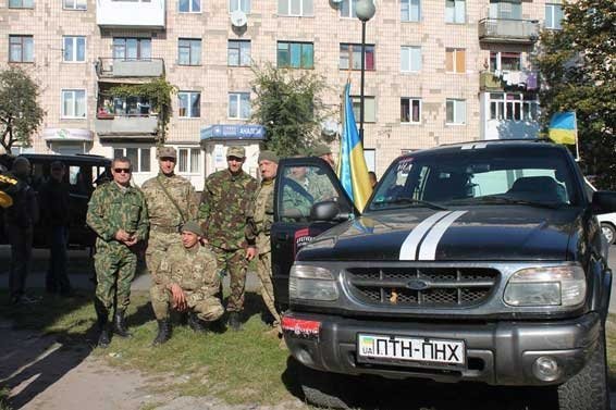 Ковельчани подарували батальйону «Світязь» вантажне авто. ФОТО