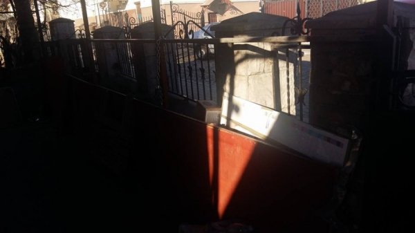 У Луцьку розпочали демонтаж кафе «Старий Баку». ФОТО