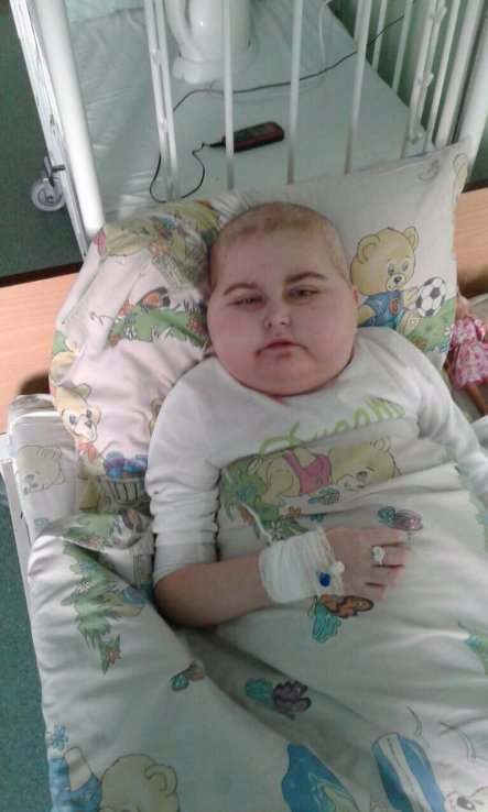 Благають про допомогу маленькій помираючій волинянці