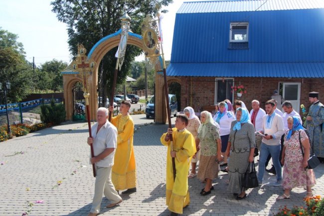 У волинській громаді, яка нещодавно перейшла до ПЦУ, вперше відбулося богослужіння. ФОТО