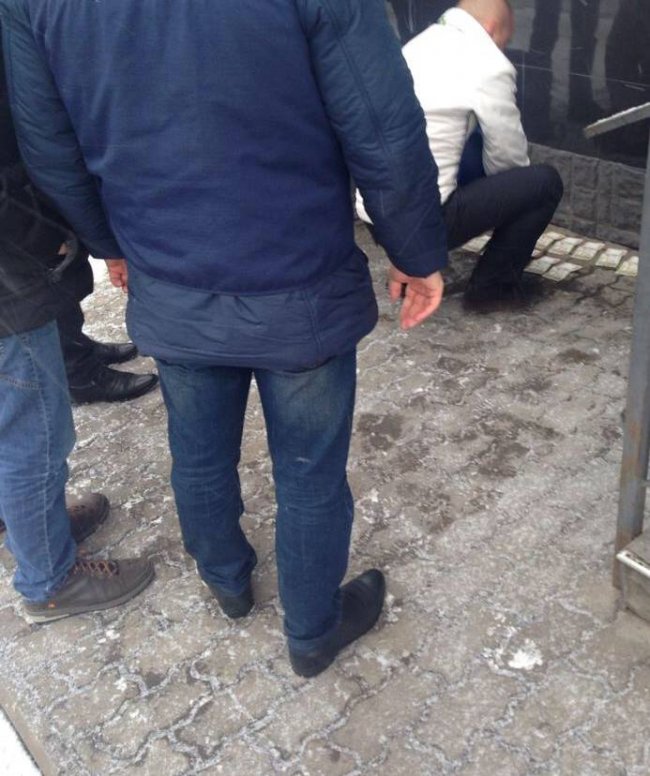 На Волині валютник намагався відкупитися від поліції хабарем. ФОТО