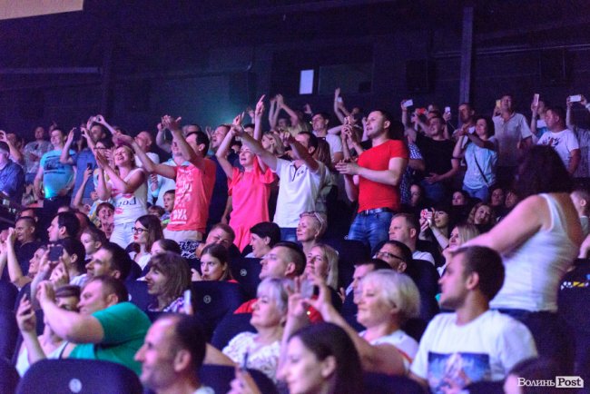 «Шухер, граждане! На сцене психопат!»: яким був концерт гурту «Ляпіс 98» у Луцьку: ФОТОРЕПОРТАЖ