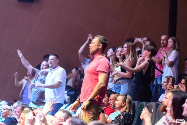 «Шухер, граждане! На сцене психопат!»: яким був концерт гурту «Ляпіс 98» у Луцьку: ФОТОРЕПОРТАЖ