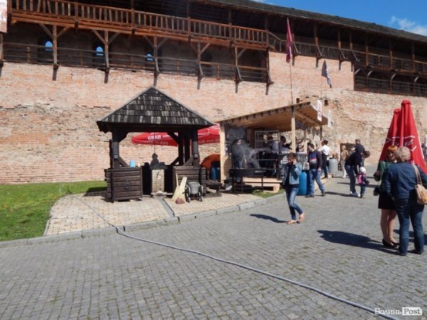 У Луцьку стартував перший фестиваль вуличної їжі «Lutsk Food Fest». ФОТО