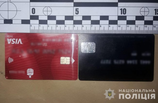 У 19-річної волинянки злодій витягнув із сумки гаманець з грошима, документами та картками