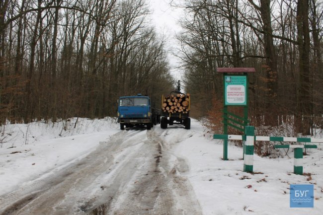 Люди перемогли: вантажівки не руйнуватимуть дорогу у волинському селі