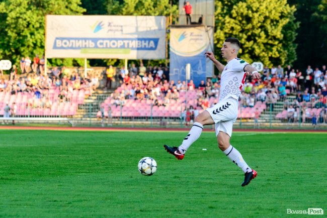 «Волинь» – «Карпати»: великий фотозвіт із нашумілого матчу