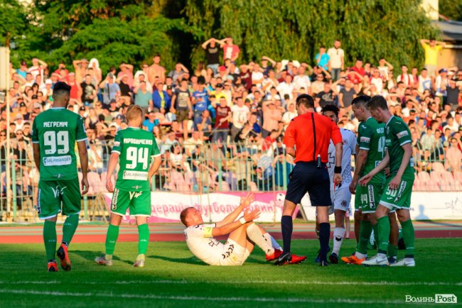 «Волинь» – «Карпати»: великий фотозвіт із нашумілого матчу