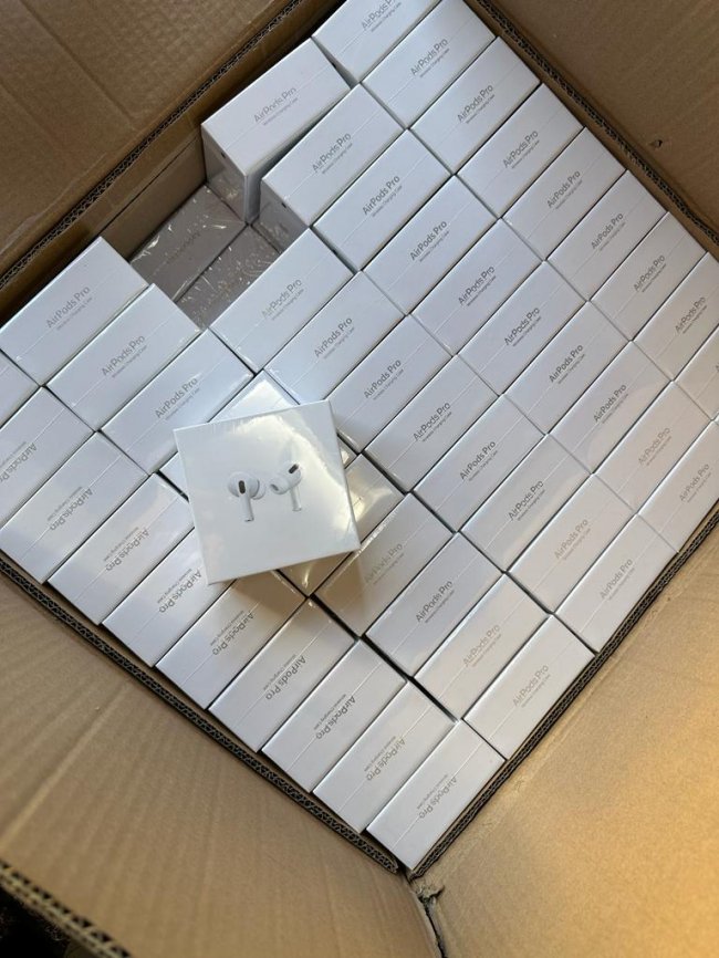 Через «Устилуг» волинянин хотів незаконно ввезти техніку Apple вартістю 450 тисяч. ФОТО