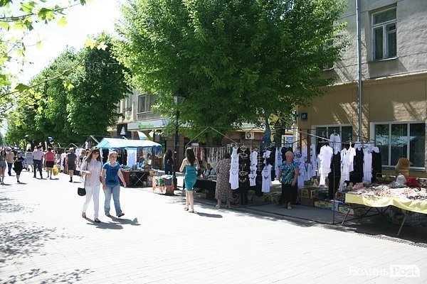 У Луцьку продовжується «Мистецька вулиця». ФОТО