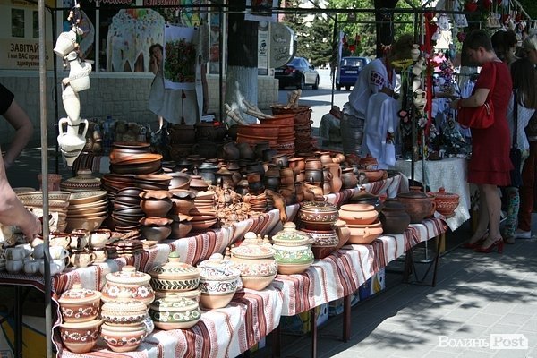 У Луцьку продовжується «Мистецька вулиця». ФОТО