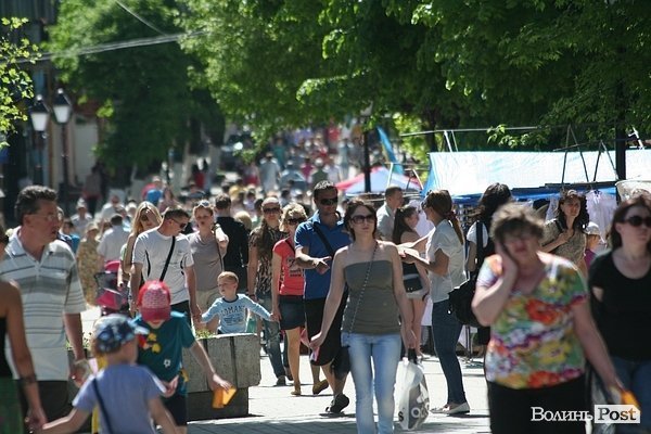 У Луцьку продовжується «Мистецька вулиця». ФОТО
