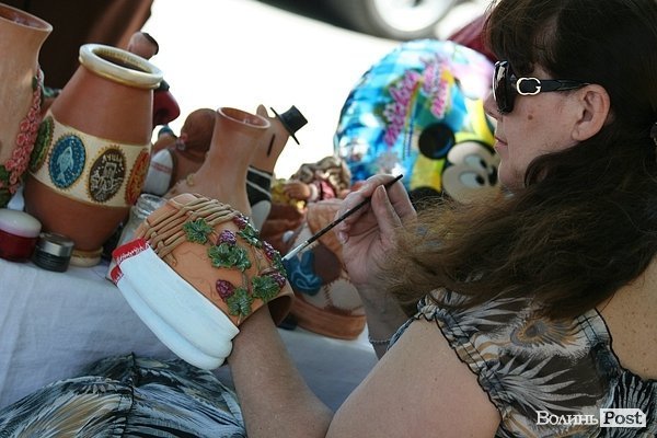 У Луцьку продовжується «Мистецька вулиця». ФОТО