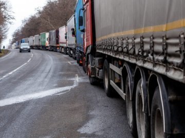 Поляки розблокували кордон: на «Ягодин» пішли перші фури