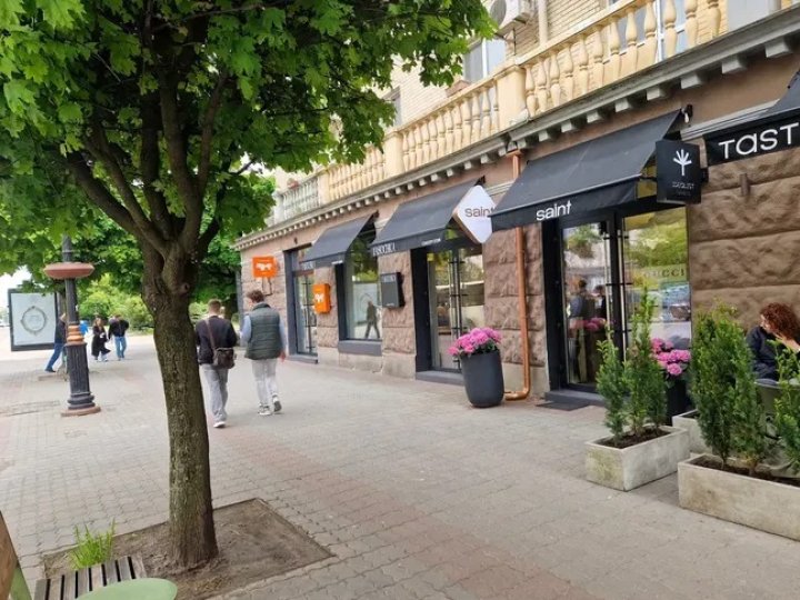 У центрі Луцька продають колишню «Освіту» за майже 20 мільйонів