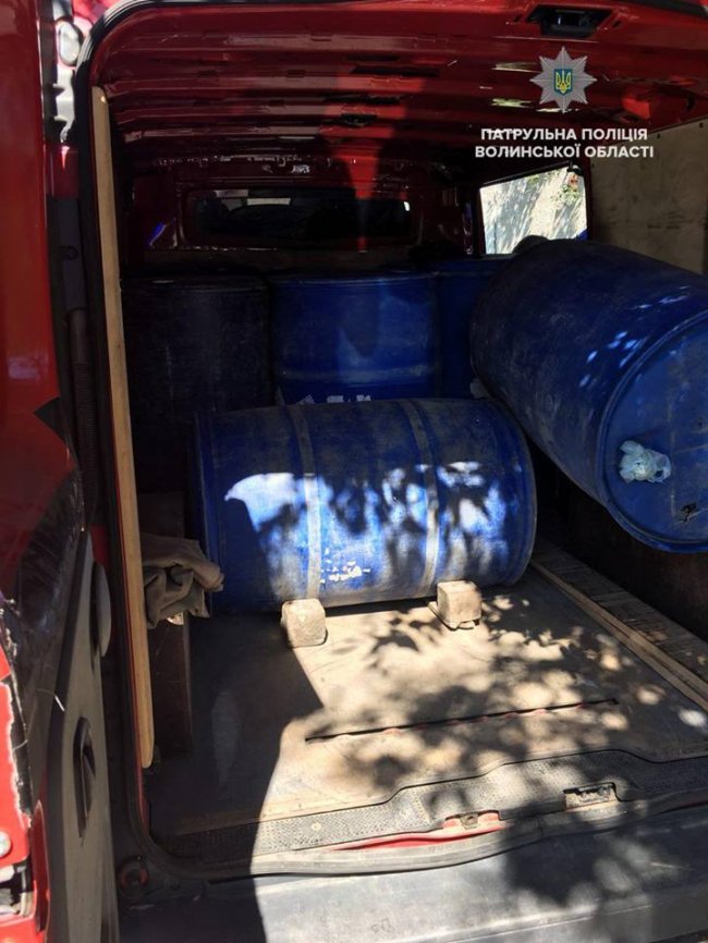 Затриманий у Луцьку водій видавав спирт за воду. ФОТО