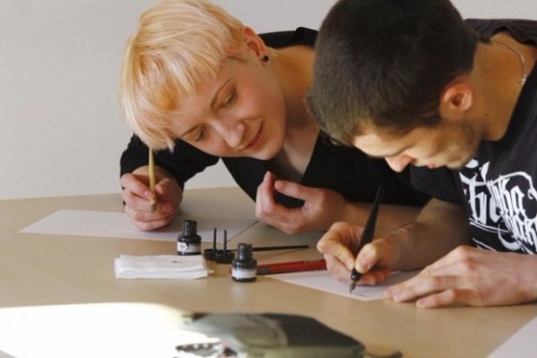 У Луцьку запрацювала Школа каліграфії. ФОТО