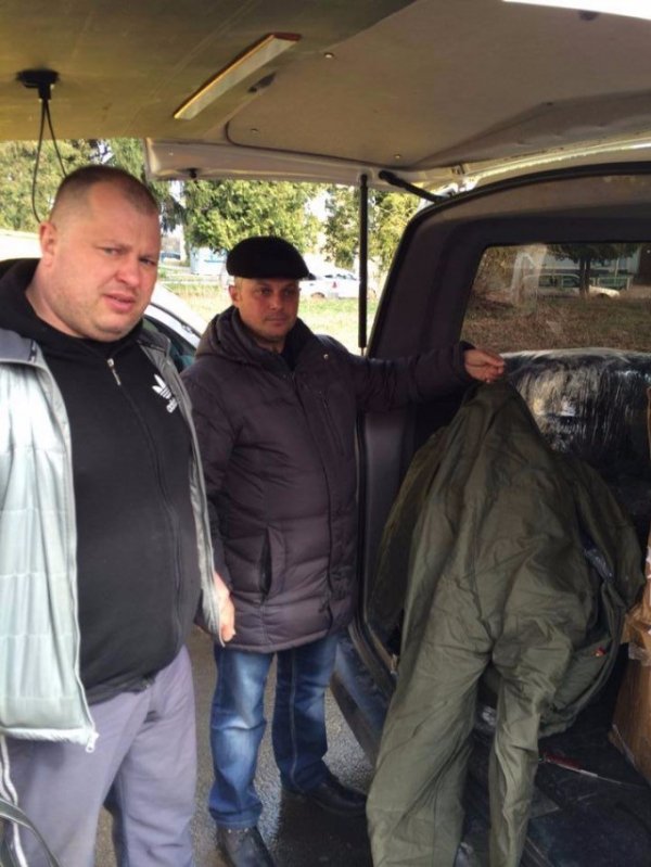 Волинські танкісти 14 бригади отримали посилку від волонтерів. ФОТО