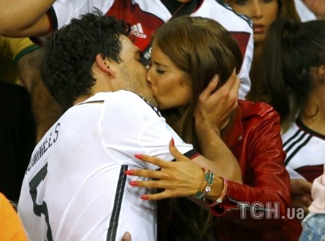 Перемога Німеччини: конфетті та поцілунки. ФОТО