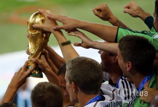 Перемога Німеччини: конфетті та поцілунки. ФОТО