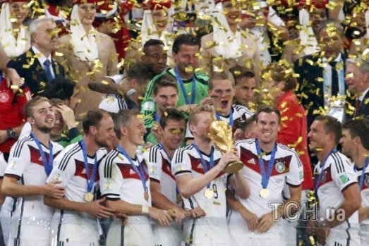 Перемога Німеччини: конфетті та поцілунки. ФОТО