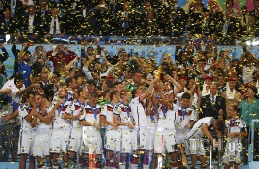 Перемога Німеччини: конфетті та поцілунки. ФОТО