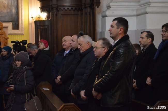 Магія Різдва: у луцькому соборі відбулося урочисте богослужіння. ФОТО