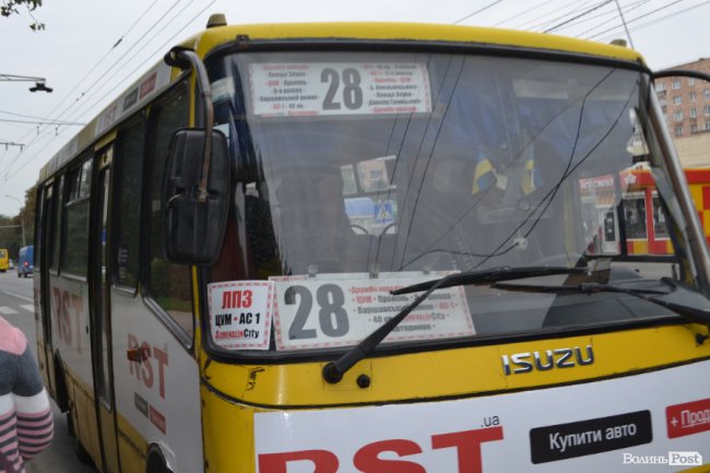 Рейд у маршрутках та тролейбусах: як у Луцьку ловили «зайців» та скількох оштрафували. ФОТО