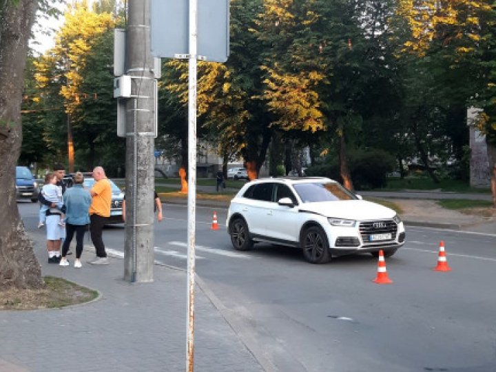 У Луцьку на переході авто збило жінку та малолітню дитину: що відомо. ВІДЕО