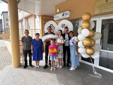 У лікарні в Луцьку медики прооперували немовля з розщепленням хребта