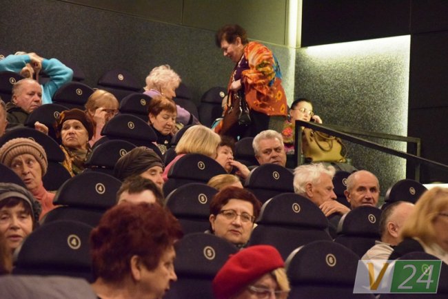 Луцьким пенсіонерам показали стрічку, яку номінували на «Оскар»